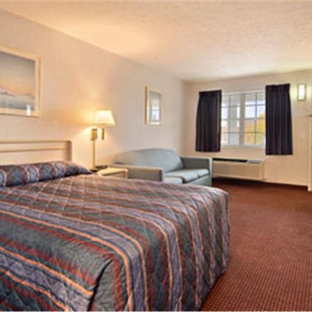 Days Inn Macedonia Bilik gambar